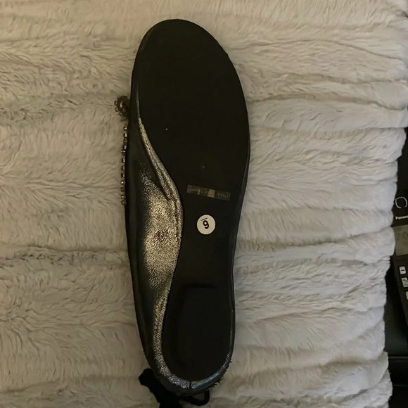 Elegant Silver Women's Flats - Picture 3 of 3